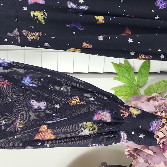 🦋🪲🦋 Blackmilk Black insects print dress with sheer sleeves. Size L - Picture 4 of 9